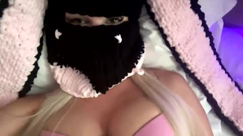 Feetbaabe online show from May 26, 2026, 12:34 pm