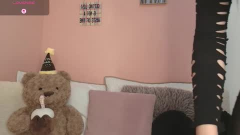  Gala Y  online show from November 8, 2025, 10:48 am