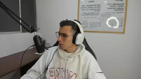 Snapshot of gametommy chatting on December 5, 2024, 6:44 pm Tommy online show from December 5, 2024, 6:44 pm