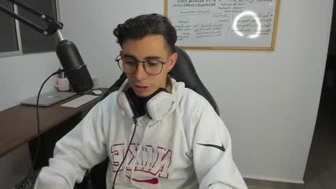 Snapshot of gametommy chatting on December 6, 2024, 12:56 am Tommy online show from December 6, 2024, 12:56 am