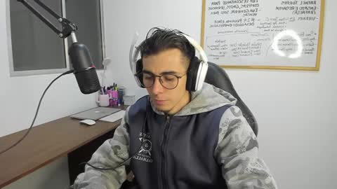 Snapshot of gametommy chatting on December 12, 2024, 11:36 pm Tommy online show from December 12, 2024, 11:36 pm