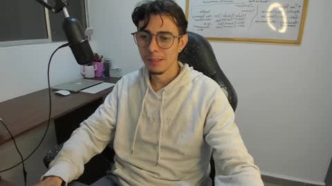 Snapshot of gametommy chatting on January 14, 2025, 3:11 am Tommy online show from January 14, 2025, 3:11 am