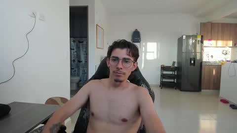 Snapshot of gametommy chatting on February 24, 2025, 11:09 pm Tommy online show from February 24, 2025, 11:09 pm