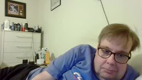 Snapshot of garyg930 chatting on February 11, 2026, 3:55 am Gary online show from February 11, 2026, 3:55 am