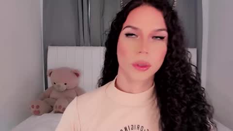 Vnecis Marn online show from November 8, 2025, 6:51 pm