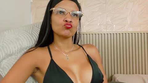 gaviluc_ online show from September 20, 2025, 10:49 am