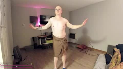 Snapshot of gaygoddessgarrett chatting on November 26, 2025, 1:06 am Garrett online show from November 26, 2025, 1:06 am