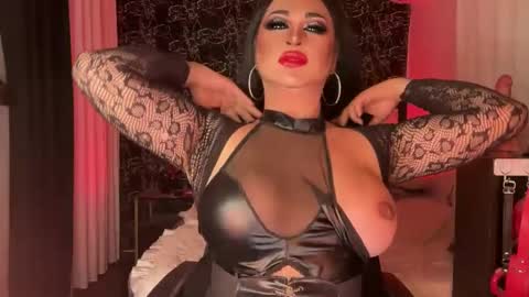 Snapshot of gaylecious chatting on February 5, 2025, 4:36 pm gayle online show from February 5, 2025, 4:36 pm