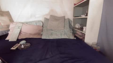 Snapshot of gayrobbin chatting on October 4, 2025, 12:03 pm gayrobbin online show from October 4, 2025, 12:03 pm