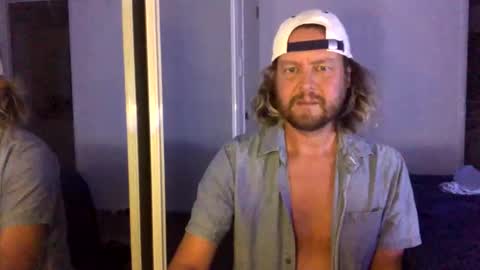 gcsurfer81 online show from December 19, 2025, 9:27 am