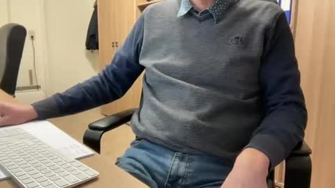 Snapshot of geertjem chatting on December 2, 2024, 10:50 am geertjem online show from December 2, 2024, 10:50 am