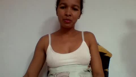 Snapshot of gelmene chatting on June 22, 2026, 3:42 pm gelmene online show from June 22, 2026, 3:42 pm