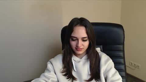 Gemma online show from November 25, 2025, 7:41 am