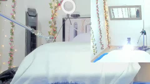 Snapshot of genesis__love_ chatting on October 8, 2025, 9:29 am Genesis online show from October 8, 2025, 9:29 am