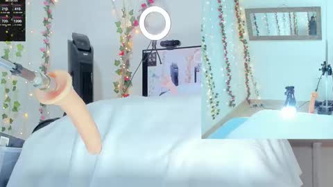 Snapshot of genesis__love_ chatting on October 19, 2025, 9:21 am Genesis online show from October 19, 2025, 9:21 am