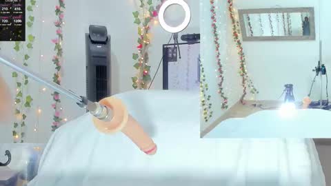 Snapshot of genesis__love_ chatting on October 24, 2025, 9:28 am Genesis online show from October 24, 2025, 9:28 am