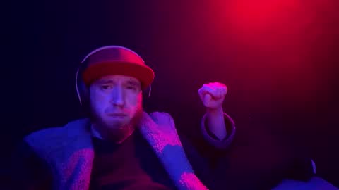 genitalwars online show from November 24, 2025, 7:41 am