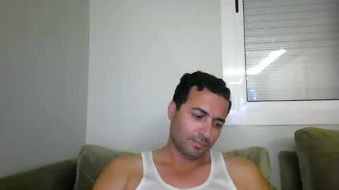 Snapshot of genteldevil chatting on October 31, 2025, 10:33 pm genteldevil online show from October 31, 2025, 10:33 pm