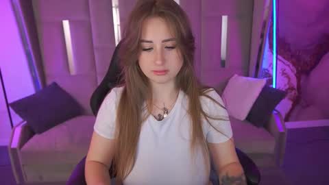 gentleadellee online show from November 23, 2025, 1:22 pm