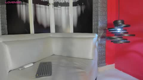 G E O R G E online show from October 3, 2025, 2:41 am