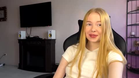 Amelia online show from November 3, 2025, 4:25 am