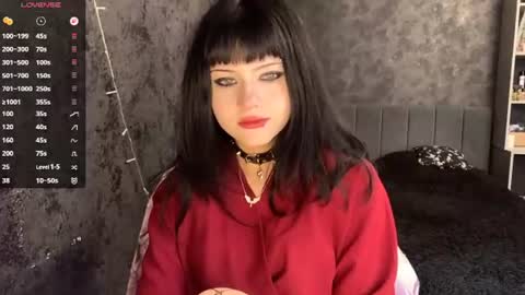 EmelyWoodes online show from July 27, 2026, 6:31 am