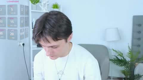 Snapshot of ggimperator chatting on October 16, 2025, 9:32 am Alex online show from October 16, 2025, 9:32 am