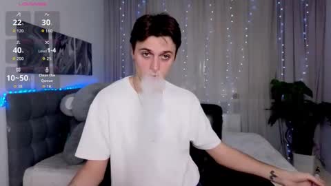 Snapshot of ggimperator chatting on October 23, 2025, 9:30 am Alex online show from October 23, 2025, 9:30 am