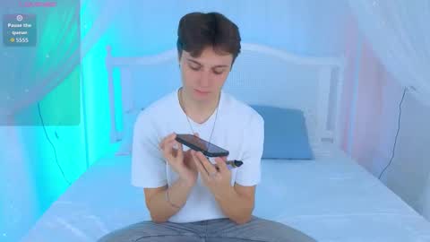 Snapshot of ggimperator chatting on October 29, 2025, 10:28 am Alex online show from October 29, 2025, 10:28 am