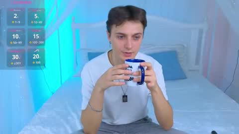 Snapshot of ggimperator chatting on October 30, 2025, 10:16 am Alex online show from October 30, 2025, 10:16 am