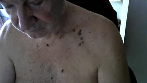 Snapshot of gh1952ma chatting on February 12, 2025, 10:24 am Gisse online show from February 12, 2025, 10:24 am