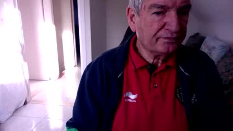 Snapshot of gh1952ma chatting on December 18, 2025, 1:06 pm Gisse online show from December 18, 2025, 1:06 pm