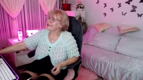 Ghertrudequeen online show from November 14, 2025, 4:44 am