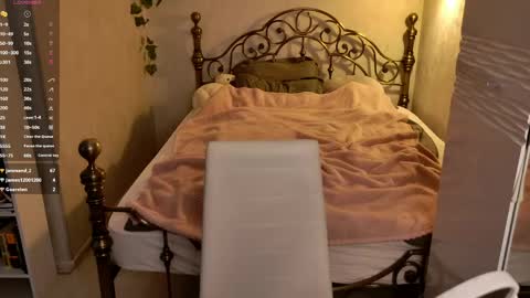 Snapshot of ghost_girlyy chatting on April 26, 2026, 2:09 am violeta online show from April 26, 2026, 2:09 am