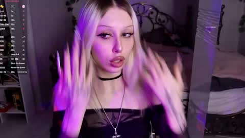Snapshot of ghost_girlyy chatting on May 12, 2026, 8:39 pm violeta online show from May 12, 2026, 8:39 pm