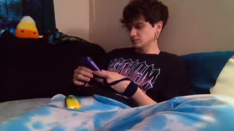 SrirachaSwitchblade  online show from November 10, 2025, 2:16 pm