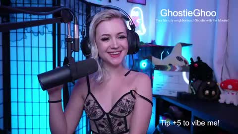 Snapshot of ghostieghoo chatting on May 21, 2026, 11:56 pm Ghostie online show from May 21, 2026, 11:56 pm