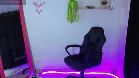 giaaaa   online show from December 18, 2025, 11:22 pm