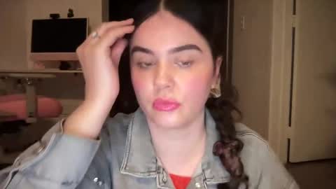 Snapshot of gia_is_horny chatting on December 19, 2024, 12:34 am The Queen of Squirt online show from December 19, 2024, 12:34 am