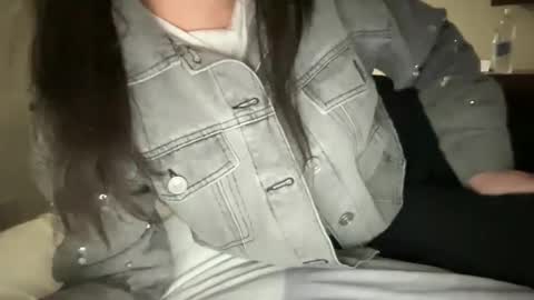 Snapshot of gia_is_horny chatting on February 18, 2025, 2:59 am The Queen of Squirt online show from February 18, 2025, 2:59 am