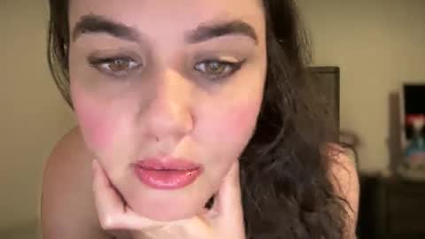 Snapshot of gia_is_horny chatting on February 28, 2025, 5:48 am The Queen of Squirt online show from February 28, 2025, 5:48 am