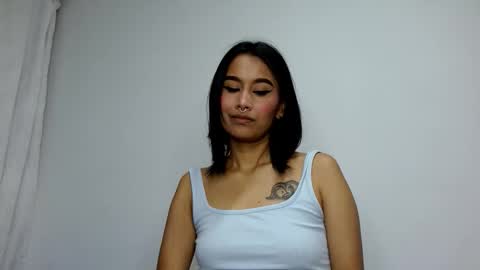 Gia Lee online show from September 28, 2025, 3:01 am