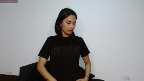 Gia Lee online show from October 19, 2025, 4:57 am