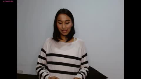 Gia Lee online show from November 8, 2025, 3:29 am