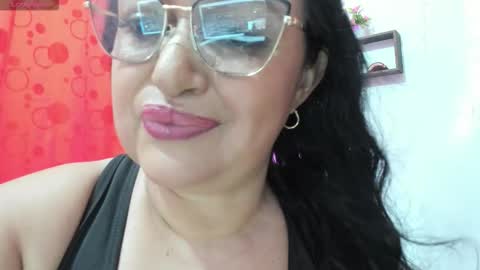 Snapshot of gia_nahomi chatting on December 18, 2025, 11:33 pm nahomi online show from December 18, 2025, 11:33 pm