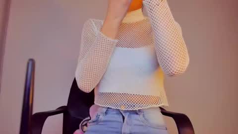 Snapshot of gia_white01 chatting on October 23, 2025, 4:45 am GIA WHITE Independet online show from October 23, 2025, 4:45 am