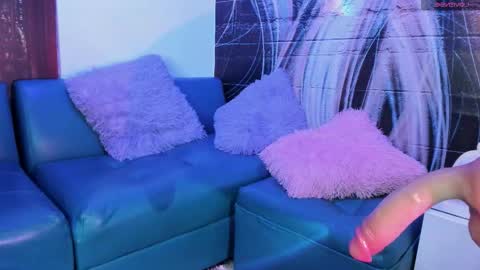 giaa rossi online show from October 17, 2025, 2:19 pm