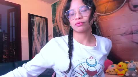 giaa rossi online show from April 17, 2026, 2:09 pm