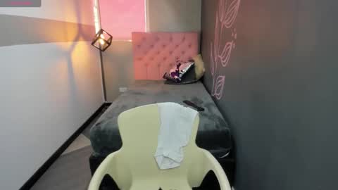 Snapshot of giafox_ chatting on December 28, 2024, 4:09 pm G I A FOX online show from December 28, 2024, 4:09 pm