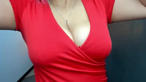 Snapshot of giafox_ chatting on January 18, 2025, 12:47 pm G I A FOX online show from January 18, 2025, 12:47 pm